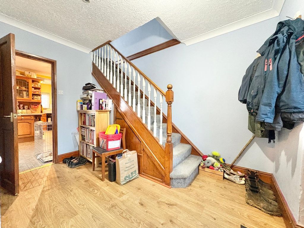 Property photo 3 of 20