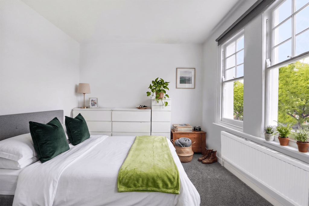 Property photo 1 of 6 Sophisticated, Two Bedroom 1st Floor Apartment With Share Of Freehold
