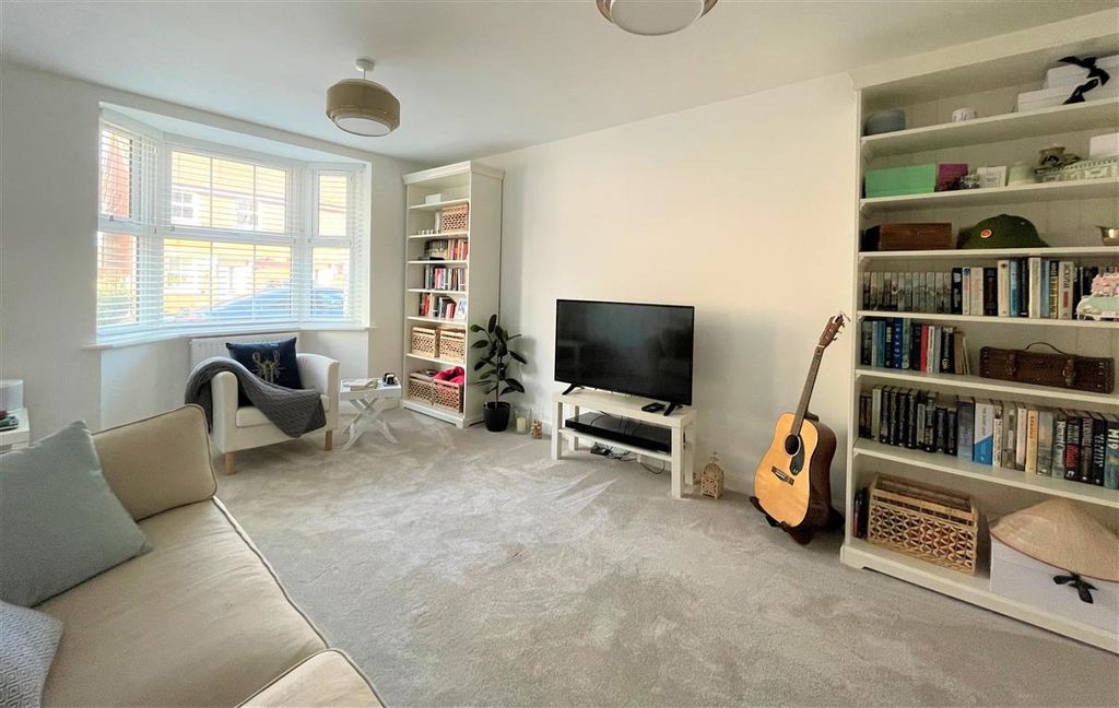 Property photo 3 of 19 Living Room