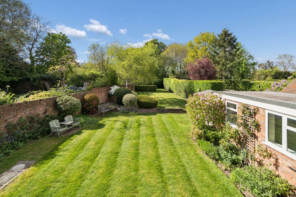 Property photo 2 of 39 Gardens