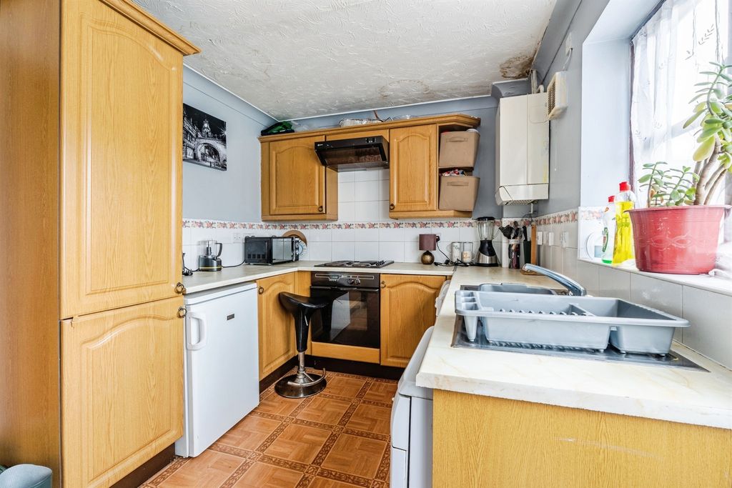 Property photo 3 of 7