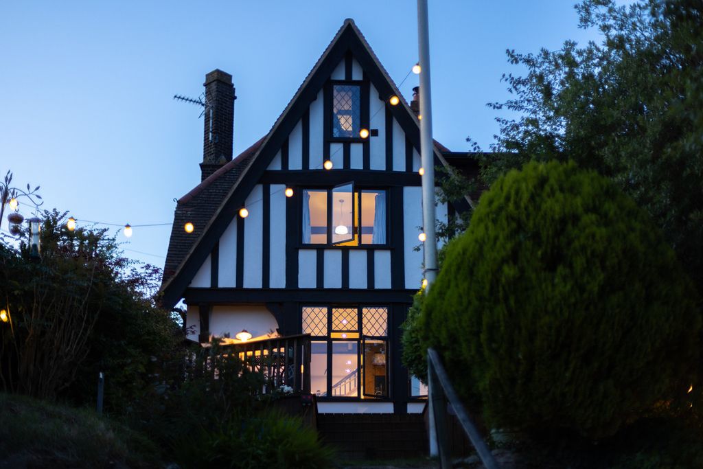 Property photo 1 of 45