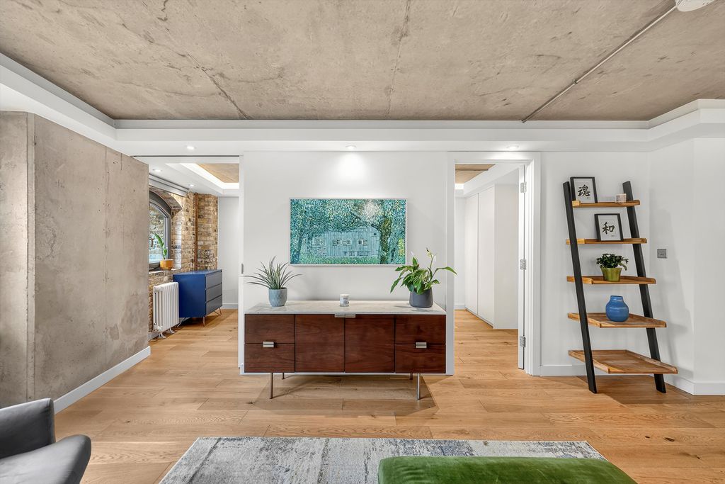 Property photo 2 of 15 Image