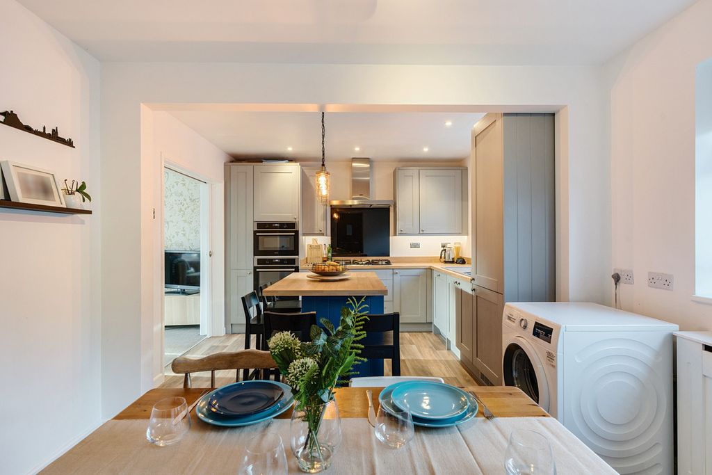 Property photo 3 of 22