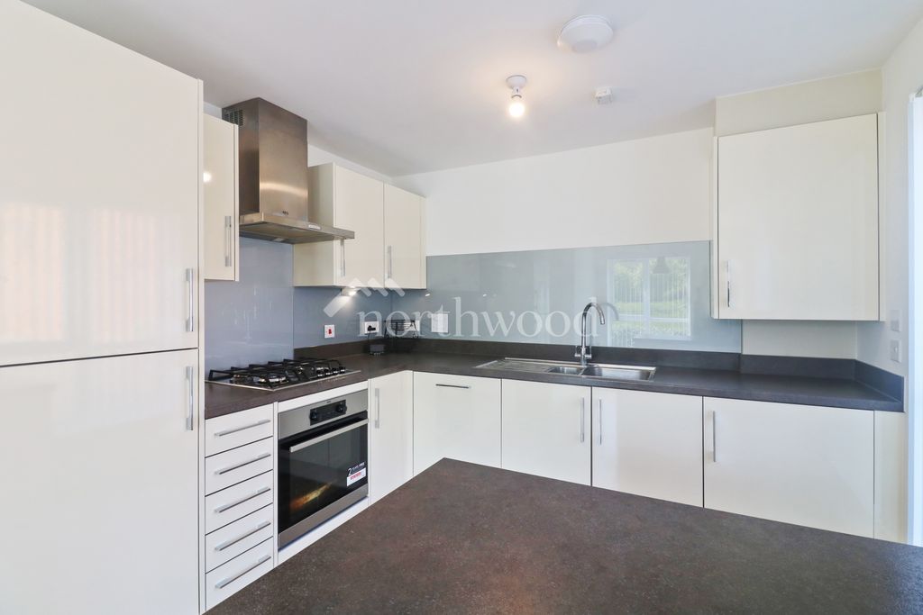 Property photo 2 of 26