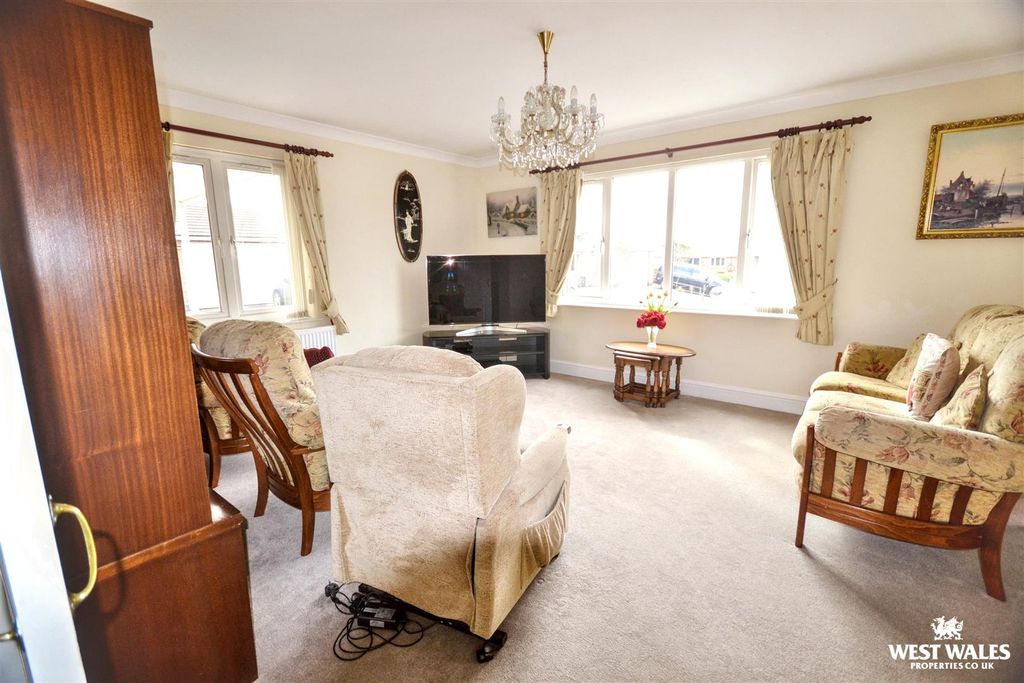 Additional image 6 of 3 bed detached bungalow for saleSkomer Drive, Milford Haven SA73