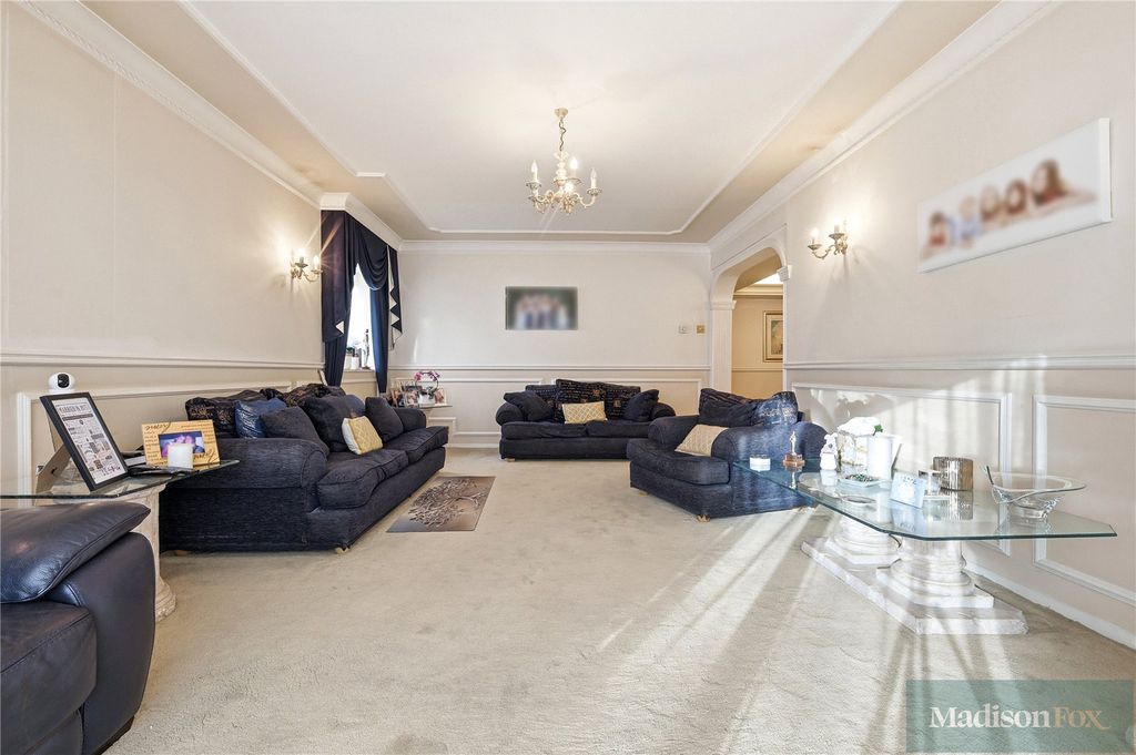 Property photo 2 of 24 Picture No. 22