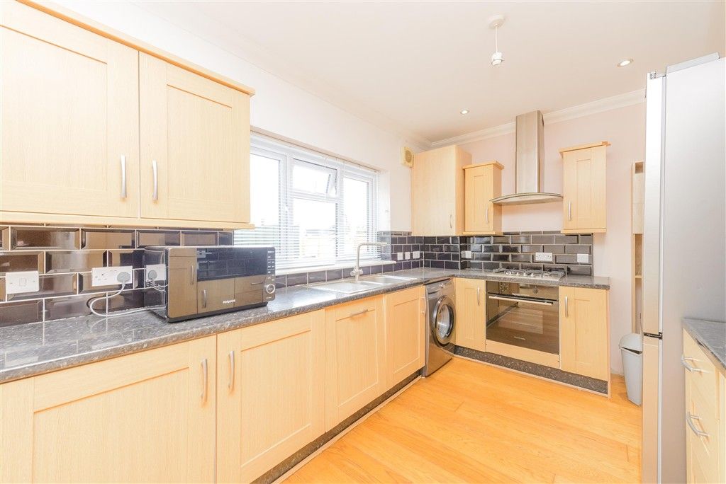 Property photo 1 of 17 Kitchen
