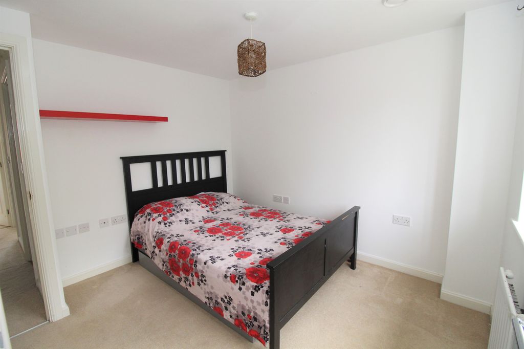 Property photo 3 of 12