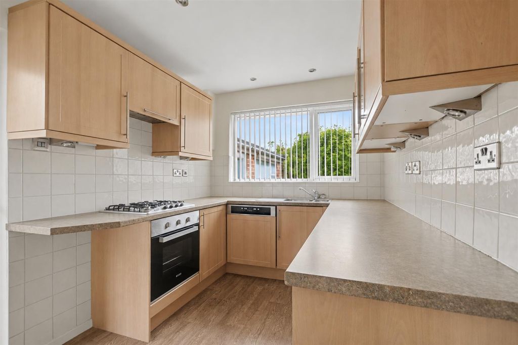 Property photo 3 of 16 Breakfast Kitchen
