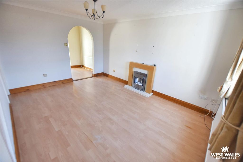 Property photo 2 of 16 15 (72).Jpg