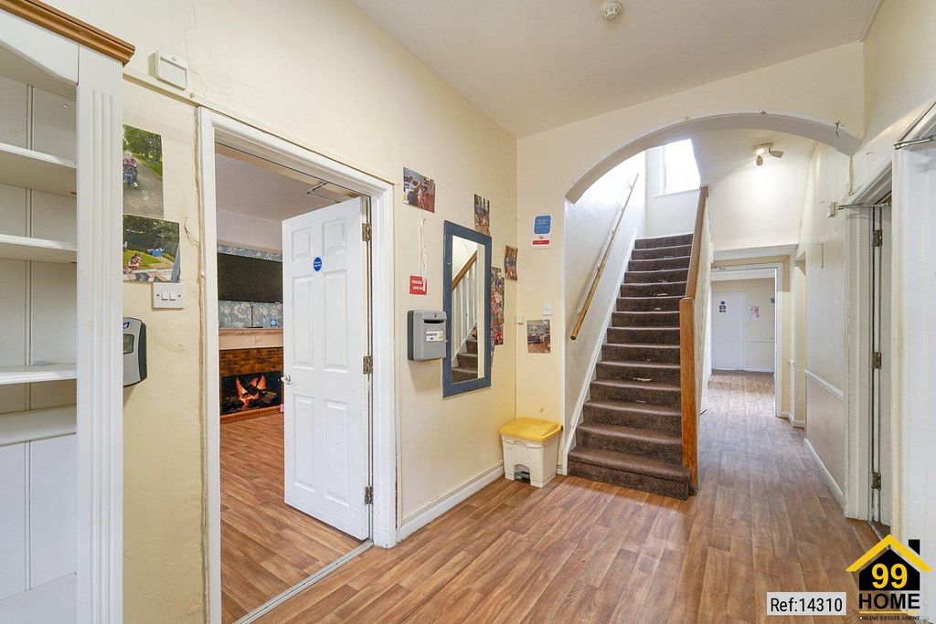 Property photo 2 of 10 Photo 1