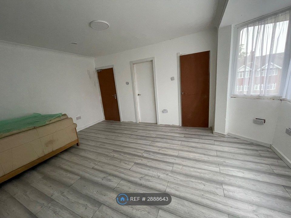 Property photo 1 of 3