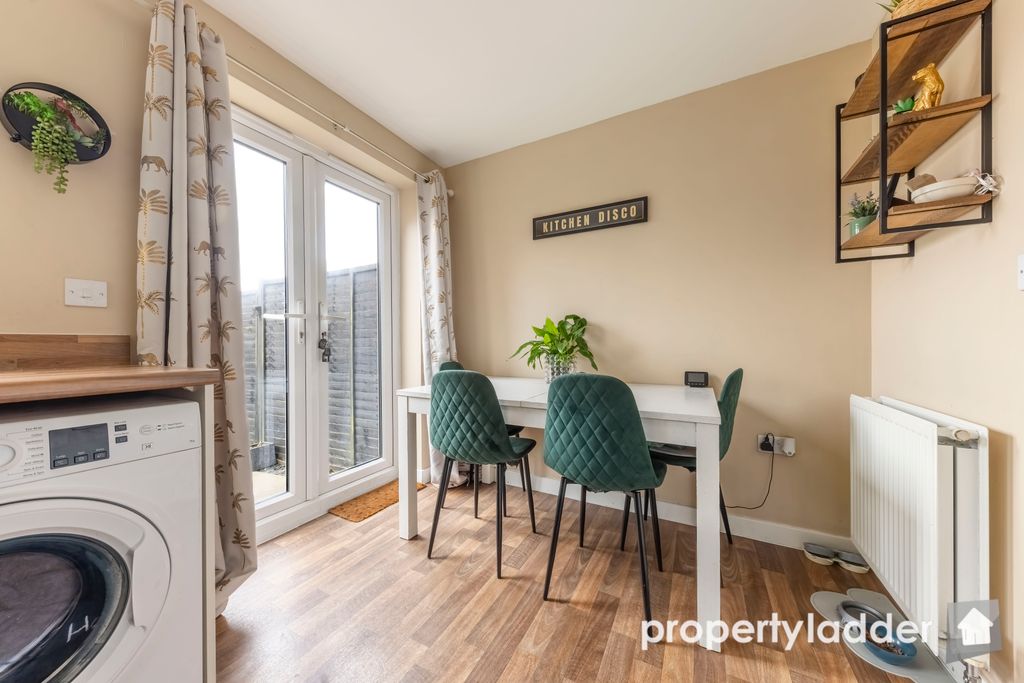 Property photo 3 of 16 Pl-9