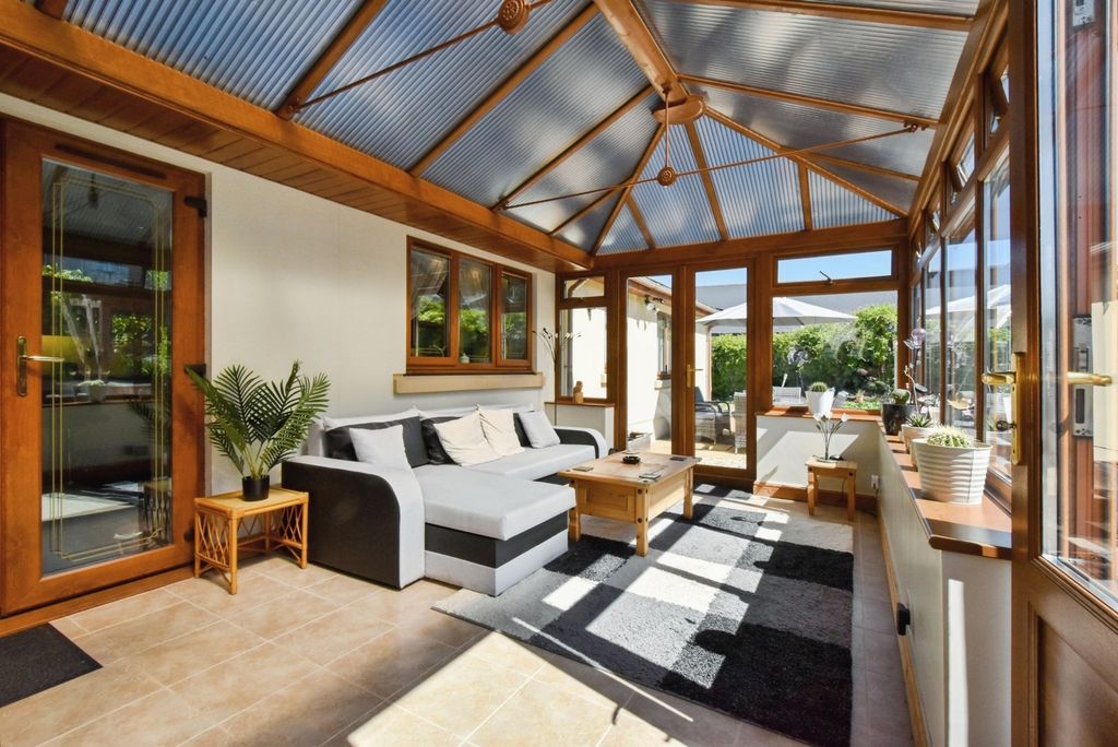 Property photo 3 of 20 Photo