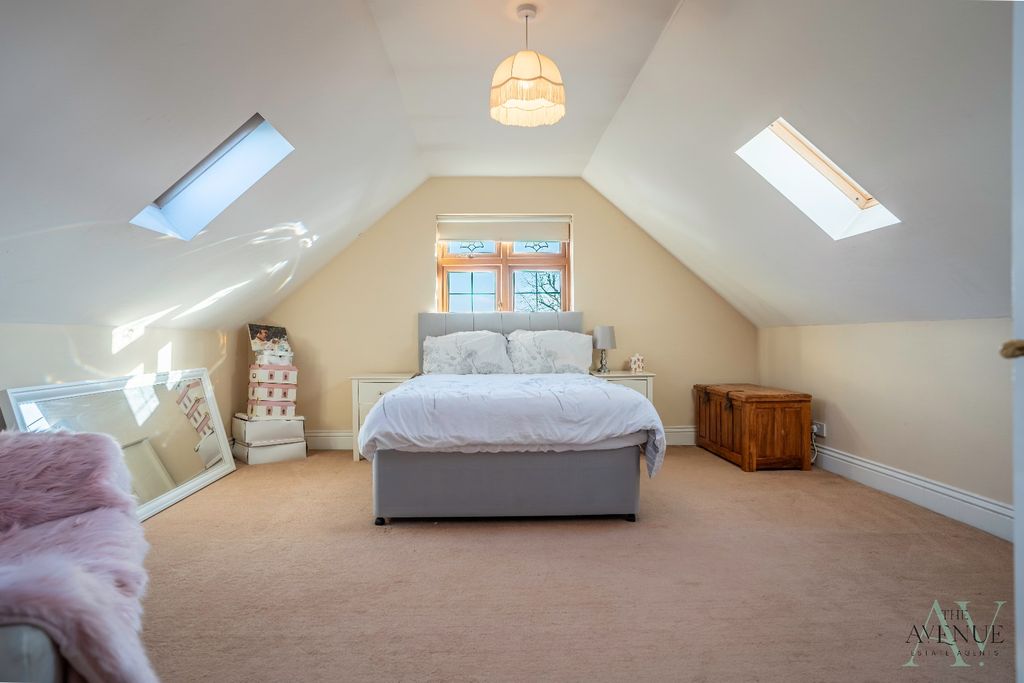 Additional image 15 of 5 bed detached house for saleConnaught Avenue, Grays RM16