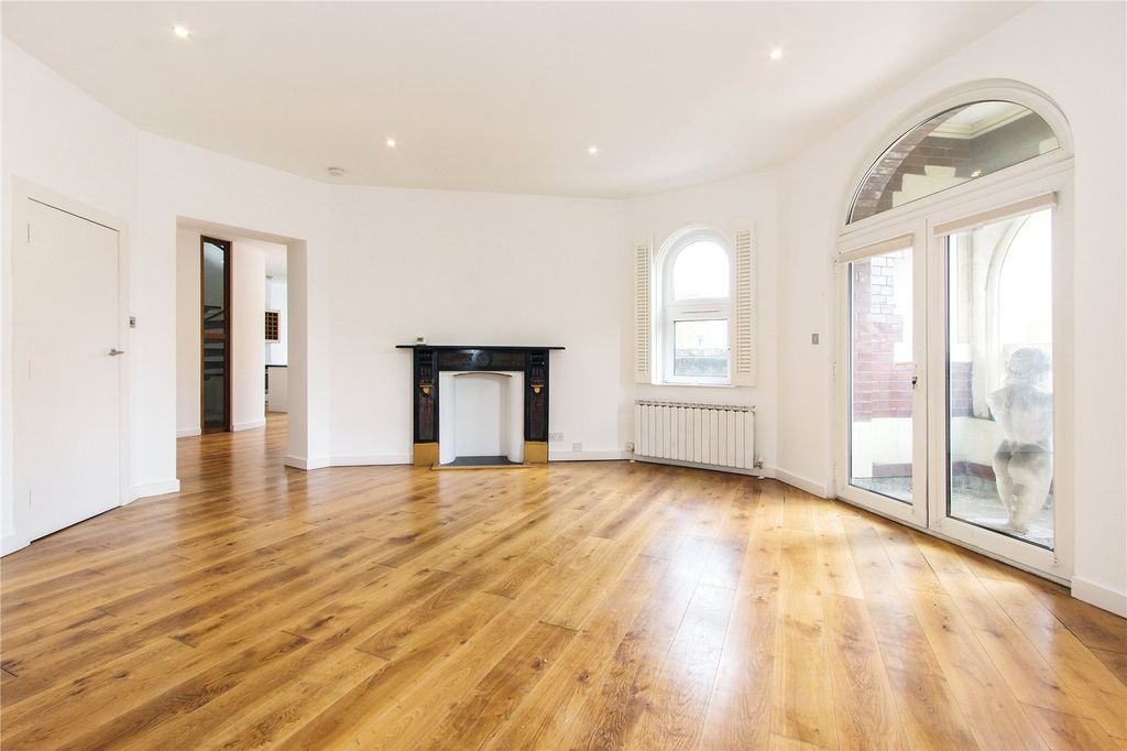 Property photo 2 of 13 Reception Room