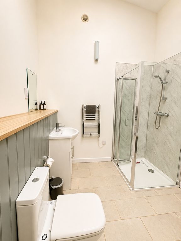 Property photo 3 of 9 Ababeb71-9470-4844-81F7-B5050B450B8B