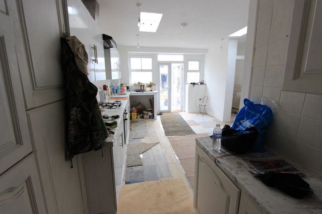 Property photo 1 of 28