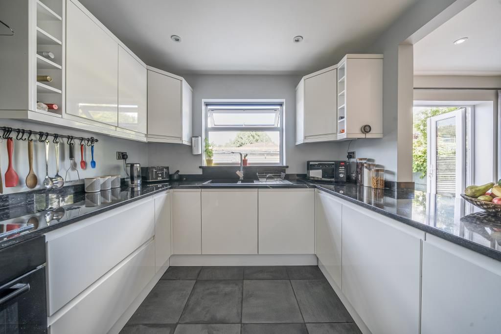 Property photo 3 of 22 Kitchen