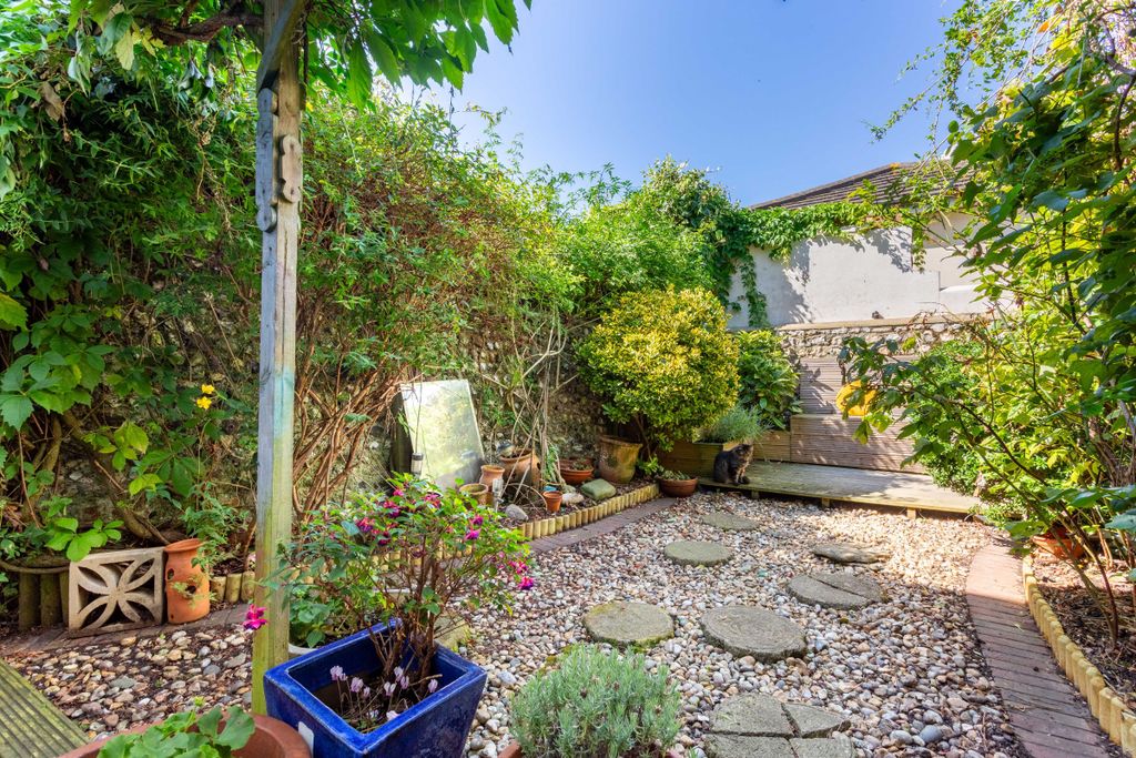 Property photo 3 of 21