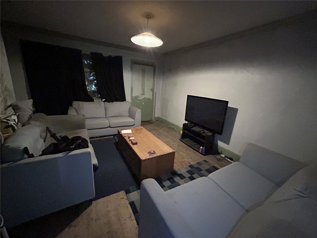 Property photo 3 of 8 Picture No. 10