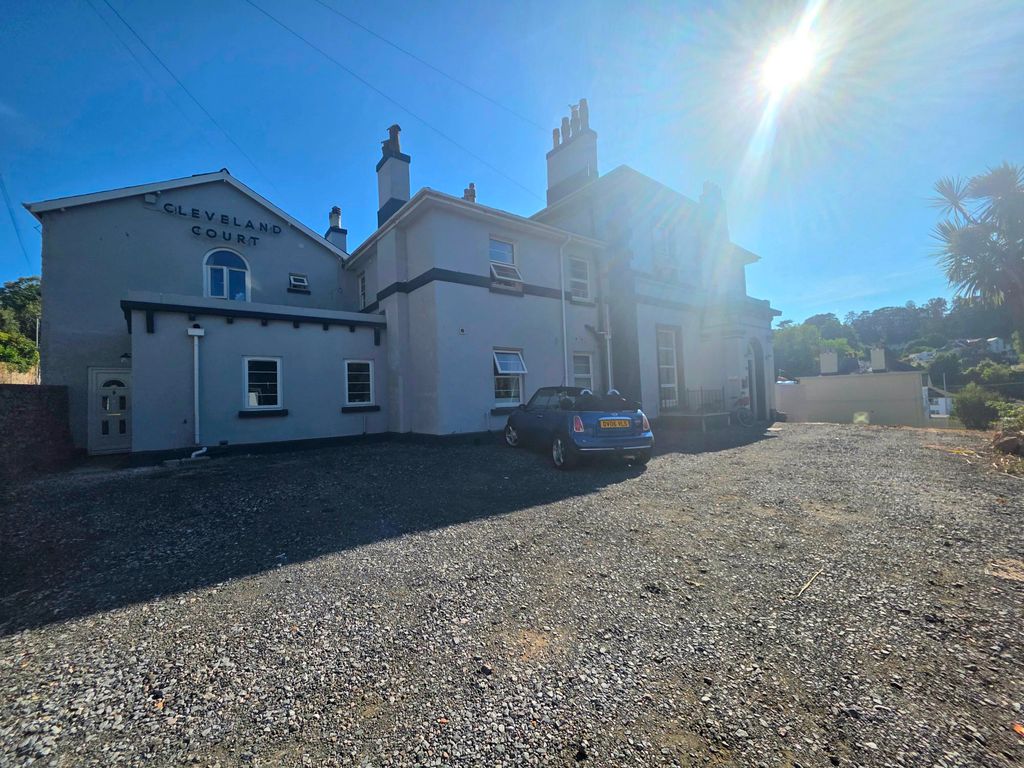 Property photo 1 of 4