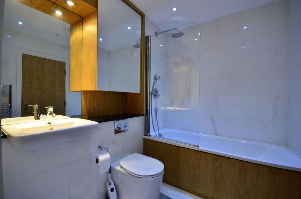 Property photo 3 of 5 Bathroom