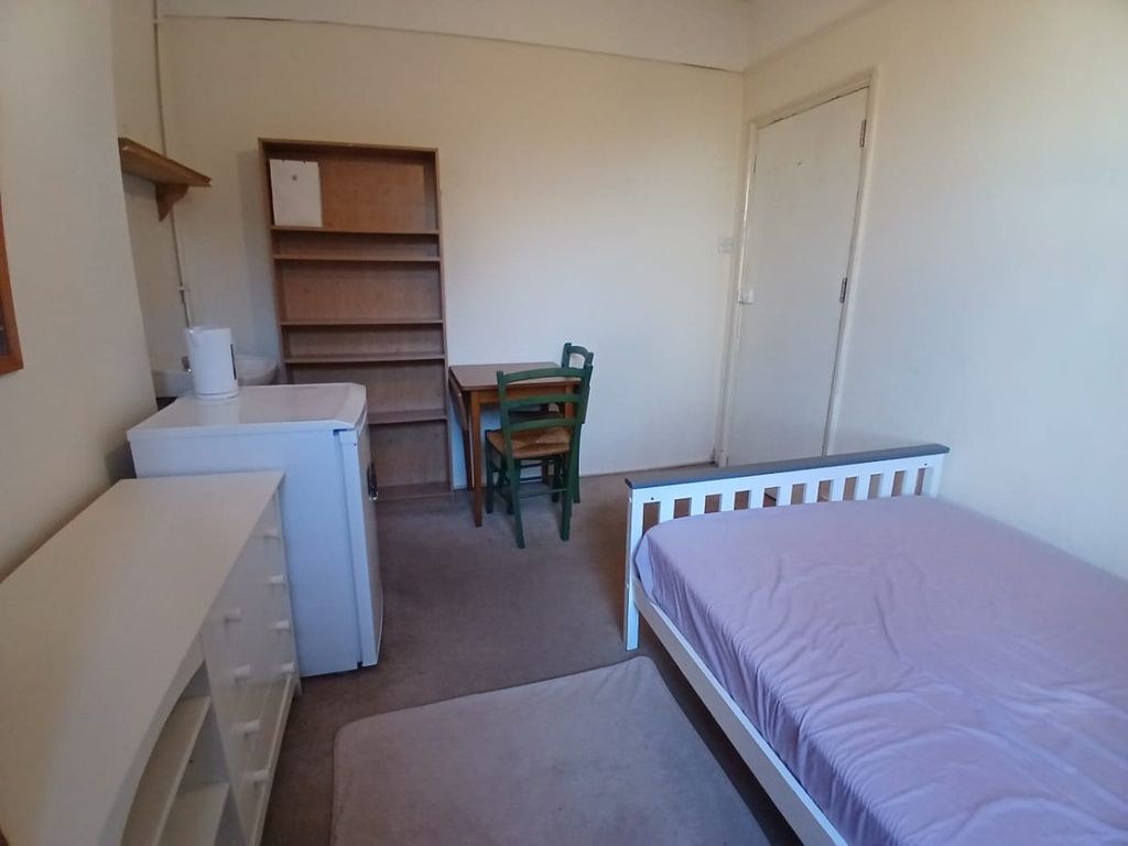 Property photo 2 of 3