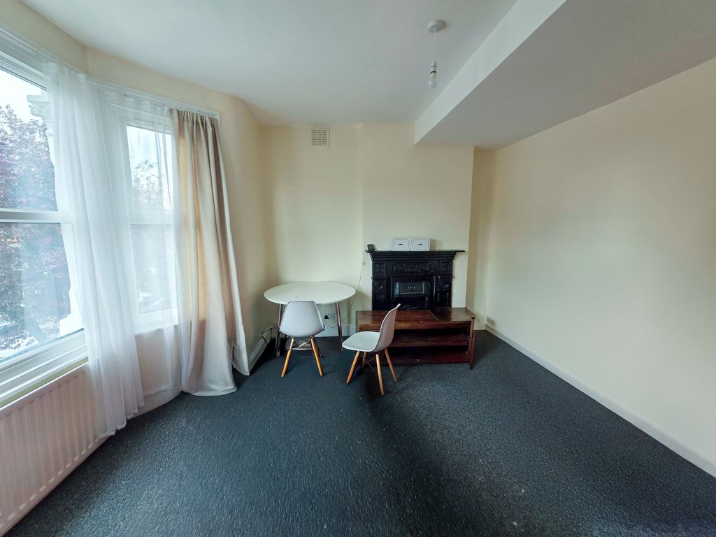 Property photo 1 of 6 20251002_121015Ab-2