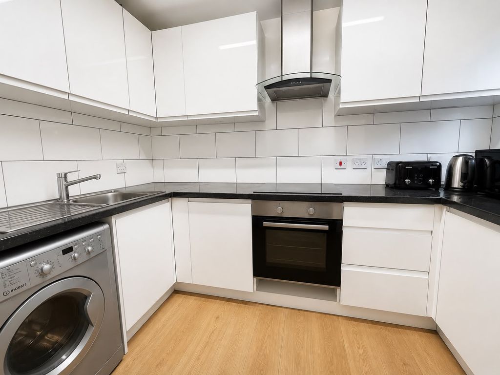 Property photo 2 of 5