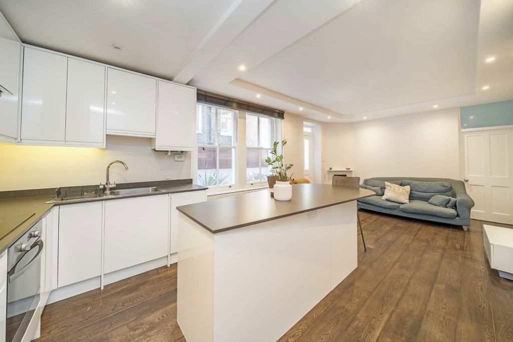 Property photo 3 of 8