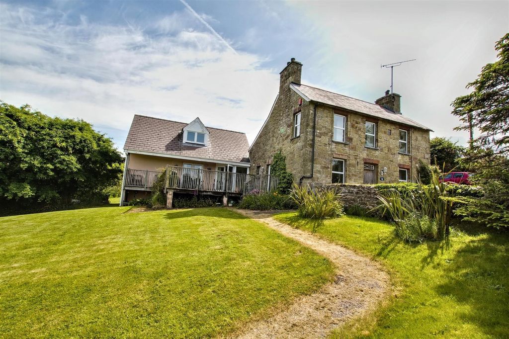 Property photo 1 of 45 Front View Of Property