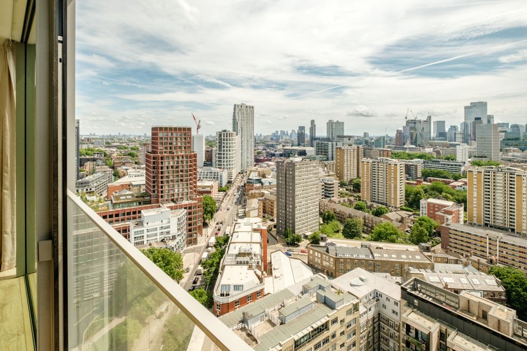 Property photo 3 of 12 Valencia Tower