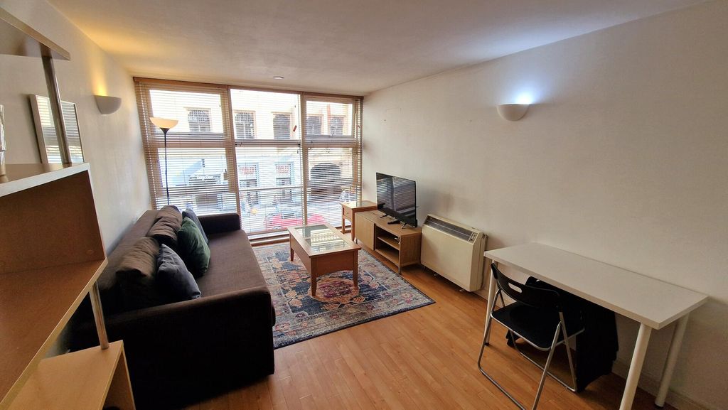 Property photo 3 of 32 Living Room