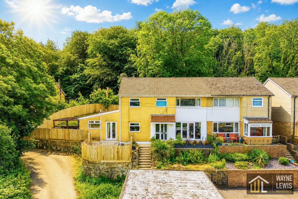Property photo 1 of 54