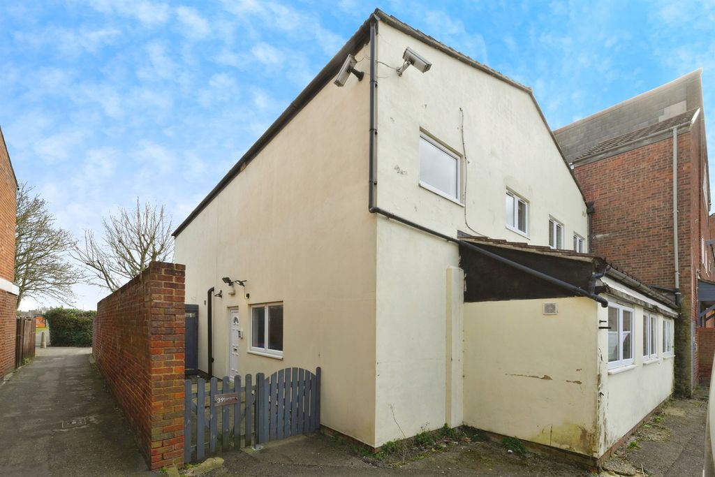 Property photo 1 of 14 Image