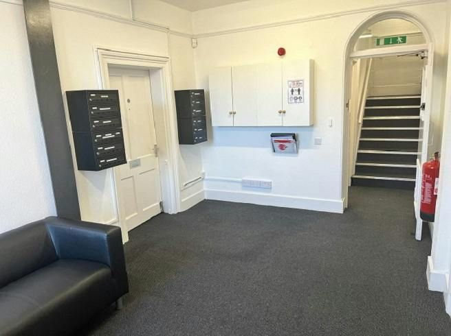 Property photo 2 of 3 Office 219