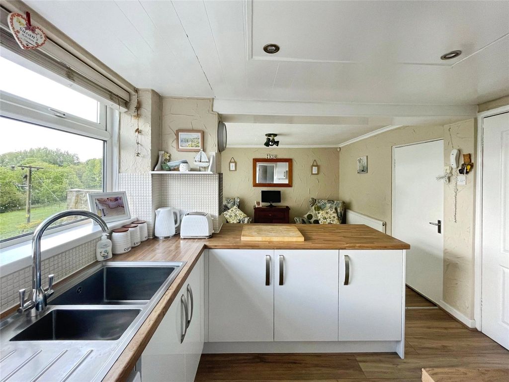 Property photo 2 of 19 Picture No. 22