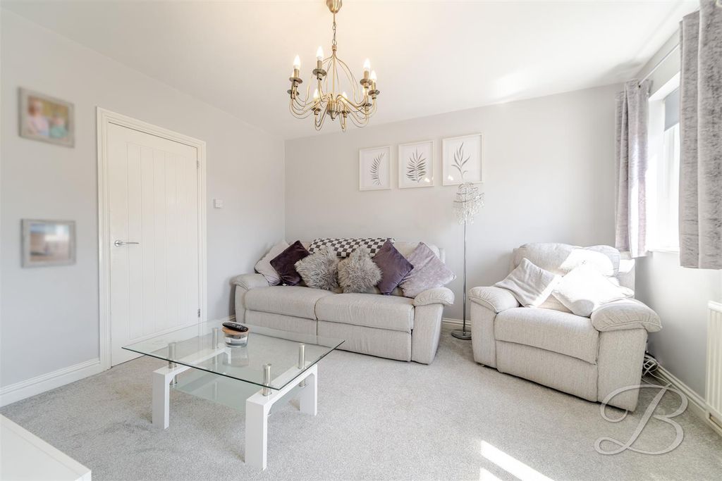 Property photo 3 of 22 42122.Jpg