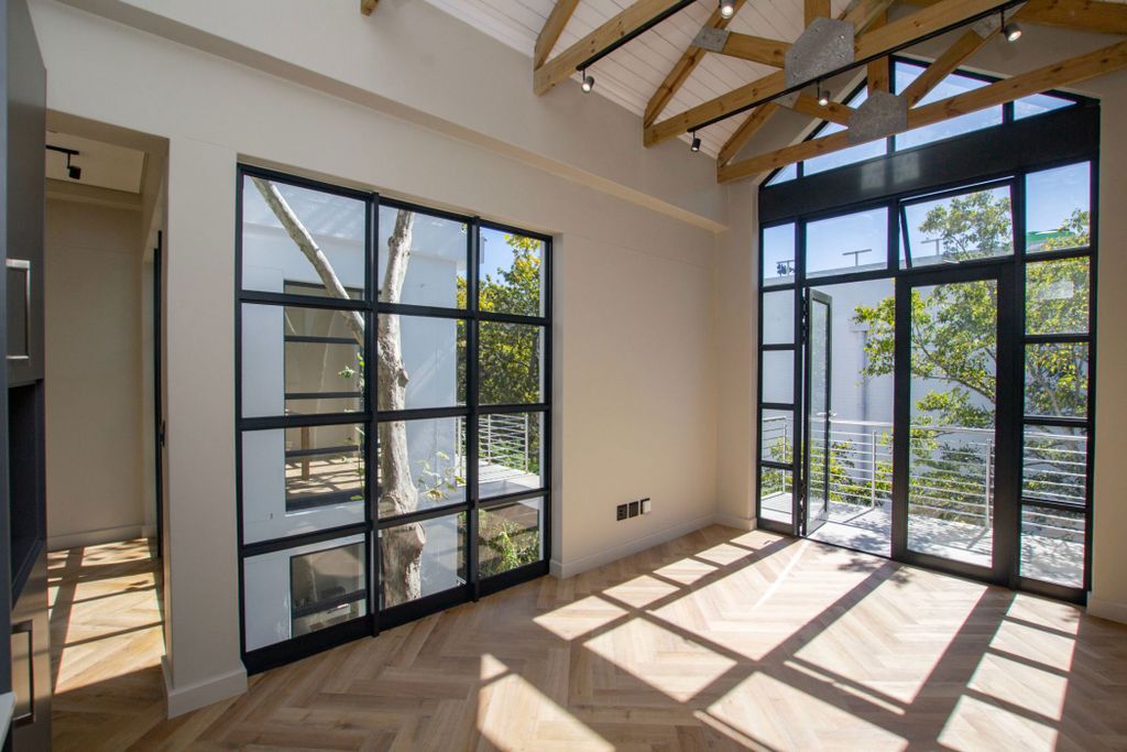 Property photo 3 of 28 St1700228