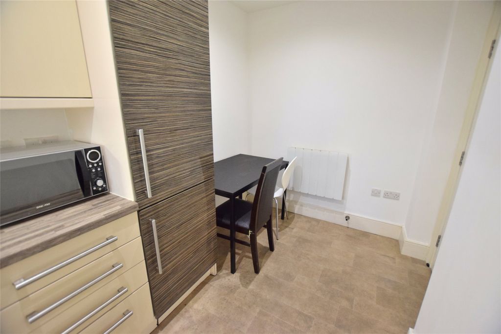 Property photo 3 of 9 Dining Area