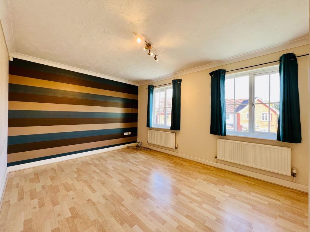 Property photo 2 of 8