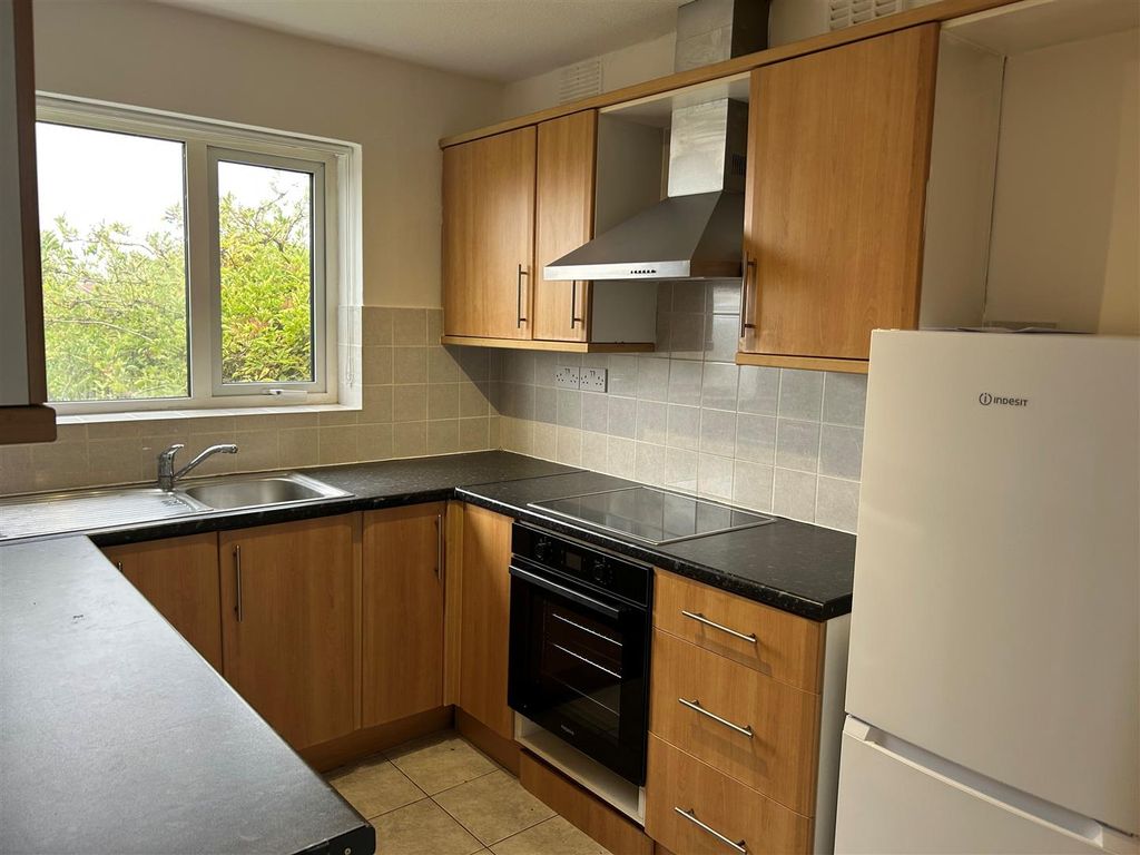 Property photo 2 of 8 Kitchen.Jpg