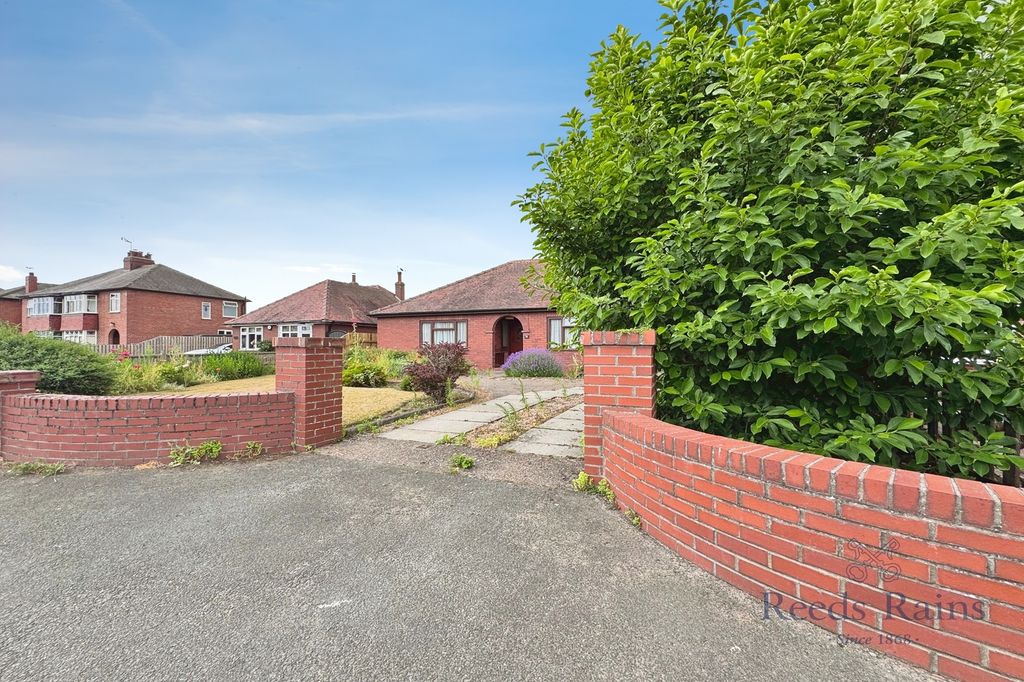 Property photo 1 of 27 Picture No. 04