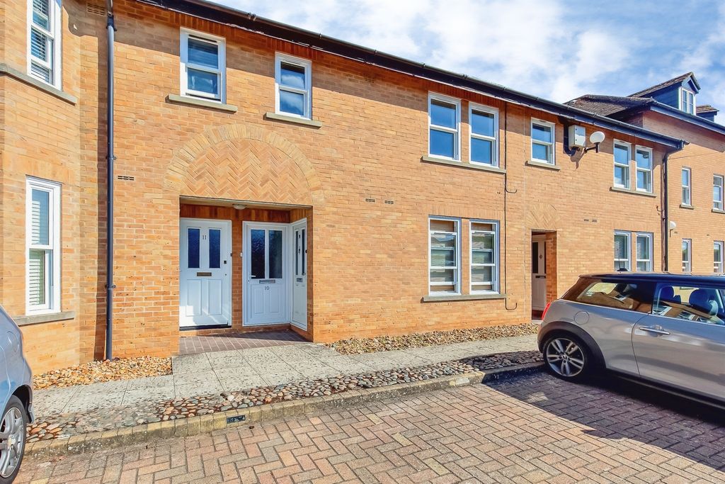 Property photo 1 of 13