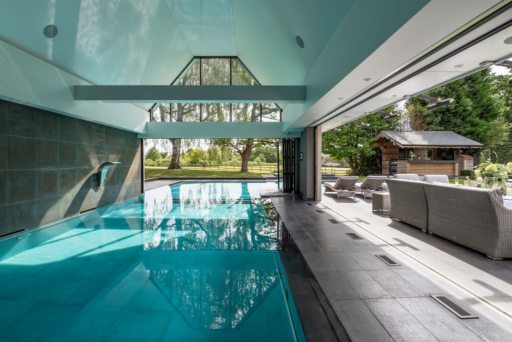Property photo 2 of 46 Swimming Pool