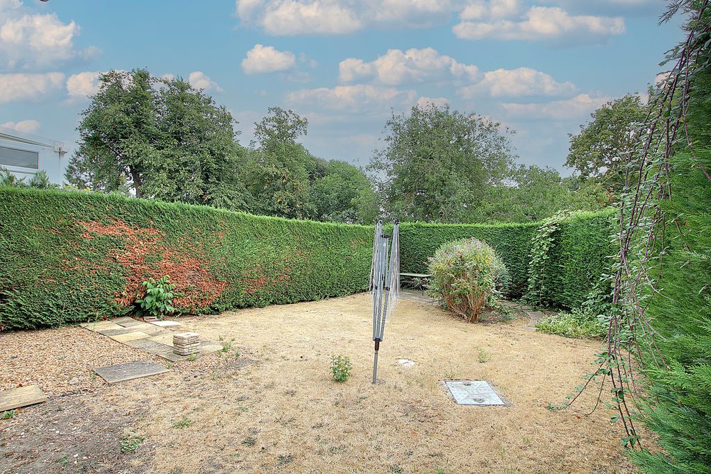 Property photo 2 of 7