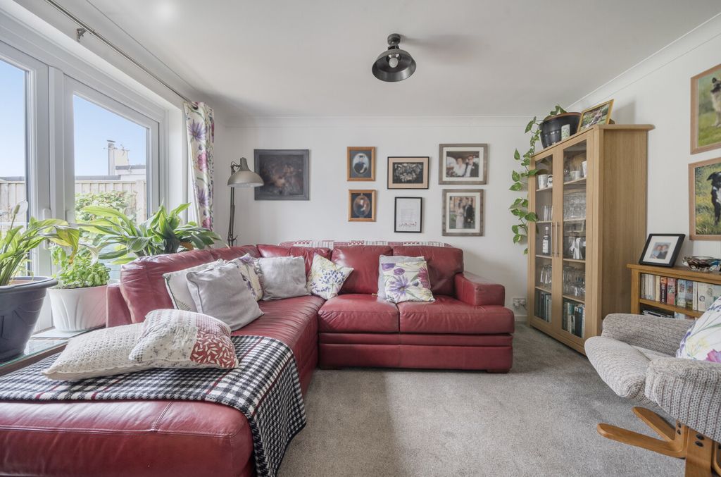 Property photo 2 of 19 1355867-13-68cc34...