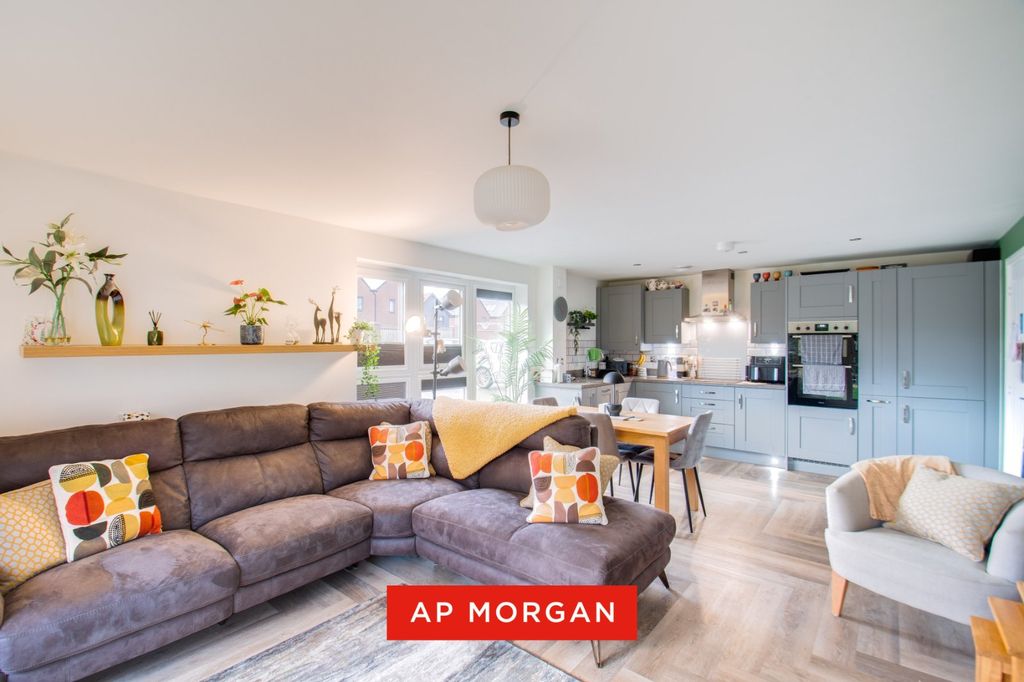 Property photo 1 of 15 Picture No. 11